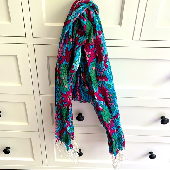 Lilly Pulitzer Scarf - Picture 1 of 6